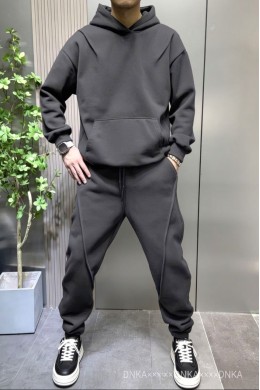 Мужской костюм с декоративными швами петля